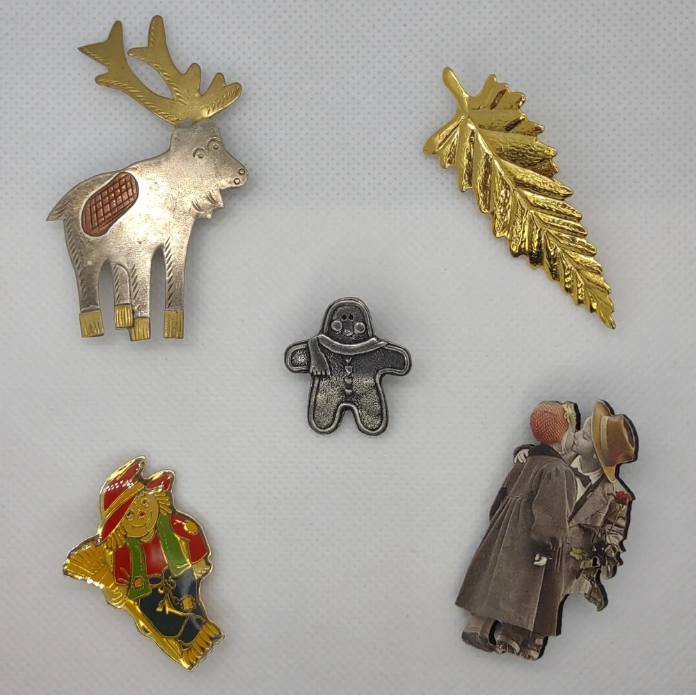 Bundle of‎ Vintage Brooches and Pins